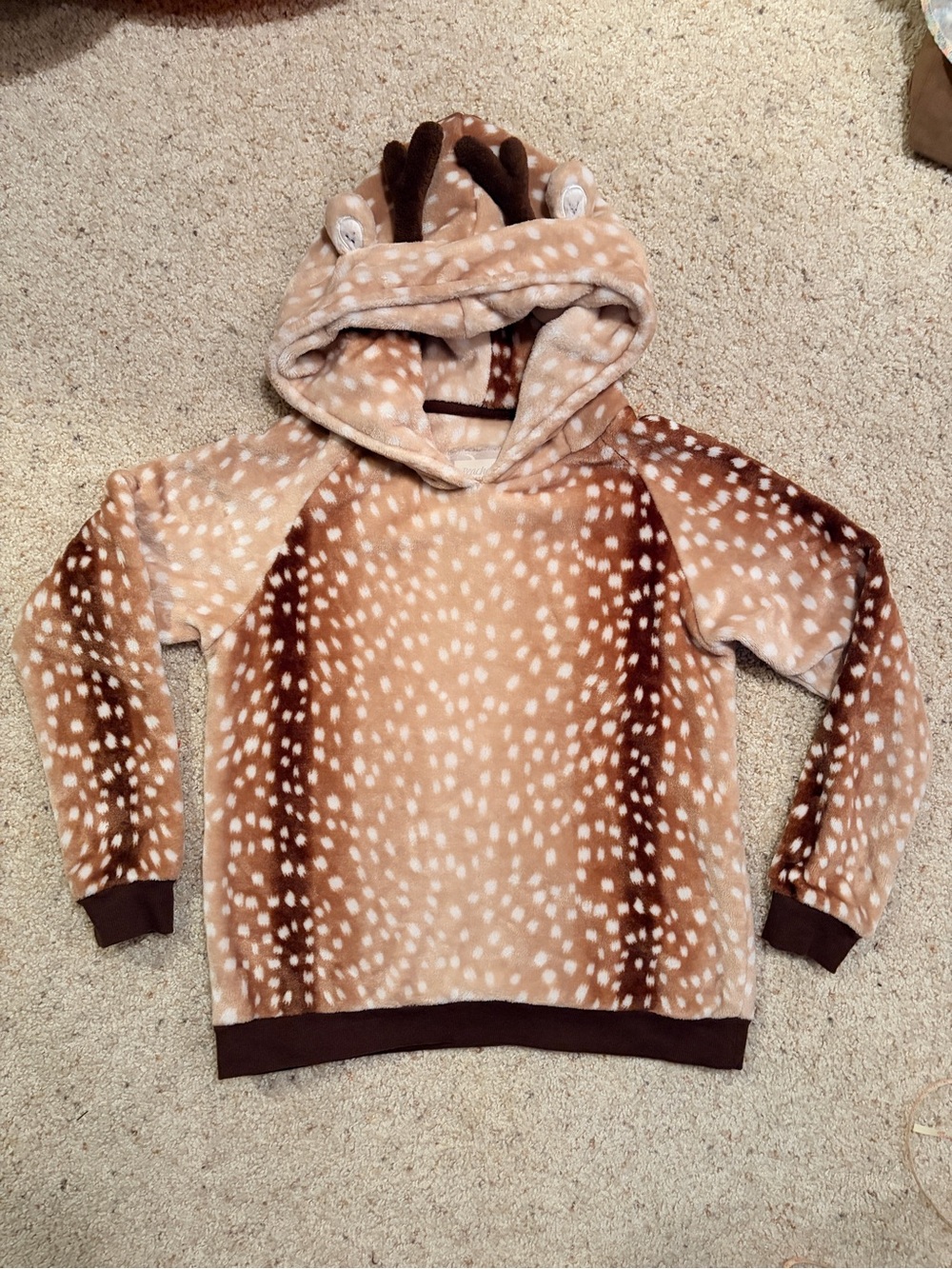 Soft fleece deer-print hoodie